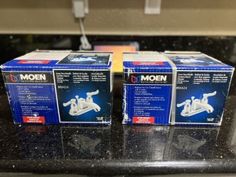 MOEN 84424 2 Handle Low-Arc Bathroom Faucet Chrome