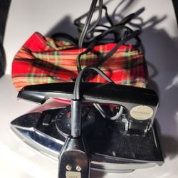Vintage Franzus Air-Lite AL100 folding travel iron. 
