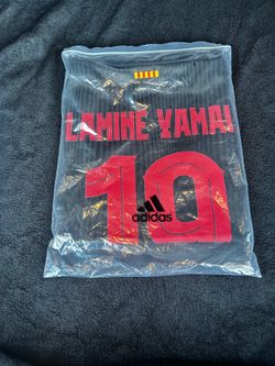 Lamine yamal away jersey number 19 brand new size L