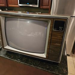 Vintage 1980's RCA CRT TV