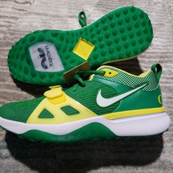 Unique/Rare Nike Air Zoom Oregon Ducks Turf Shoes FZ5301-300 Men's Size 10. New