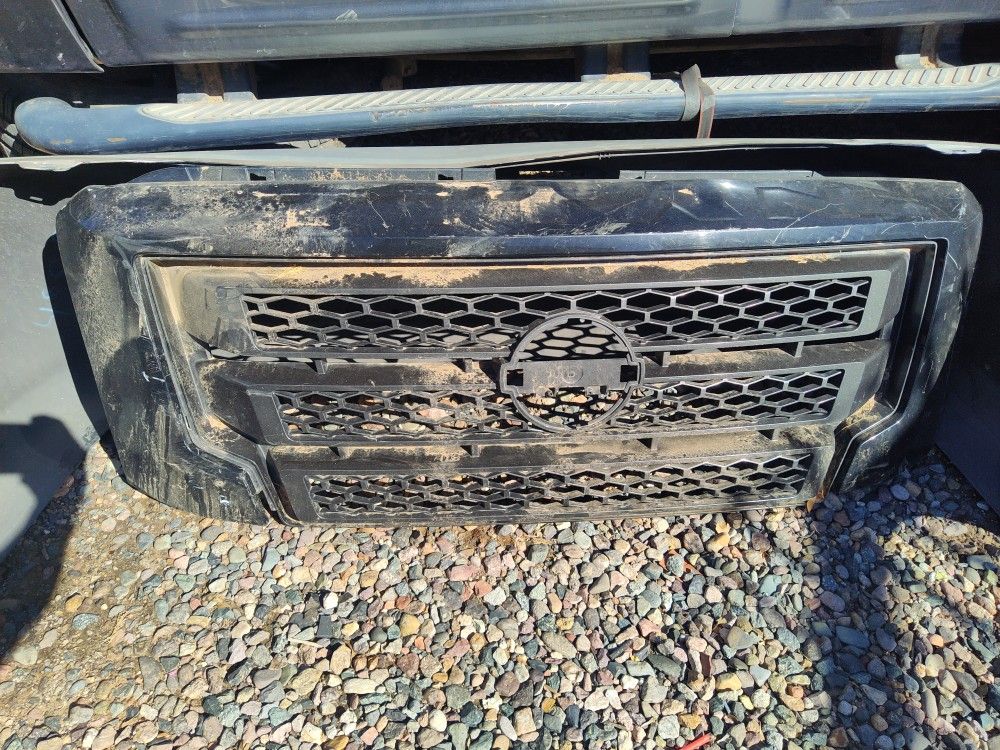 Nissan Titan Grille 