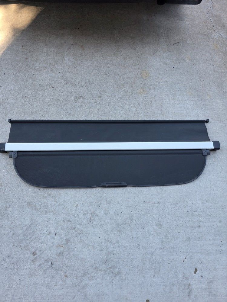 Retractable Cargo Cover