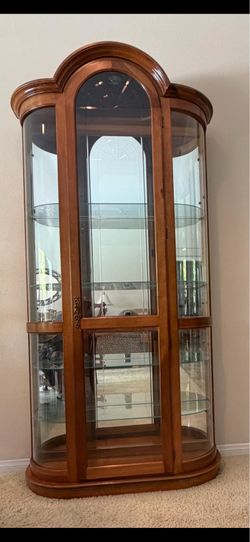 China cabinet, lighted