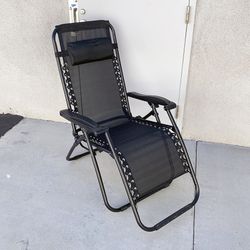 (NEW) $40 Folding Zero Gravity Outdoor Recliner Patio Lounge Chair Adjustable Headrest Textilene Mesh - Black 