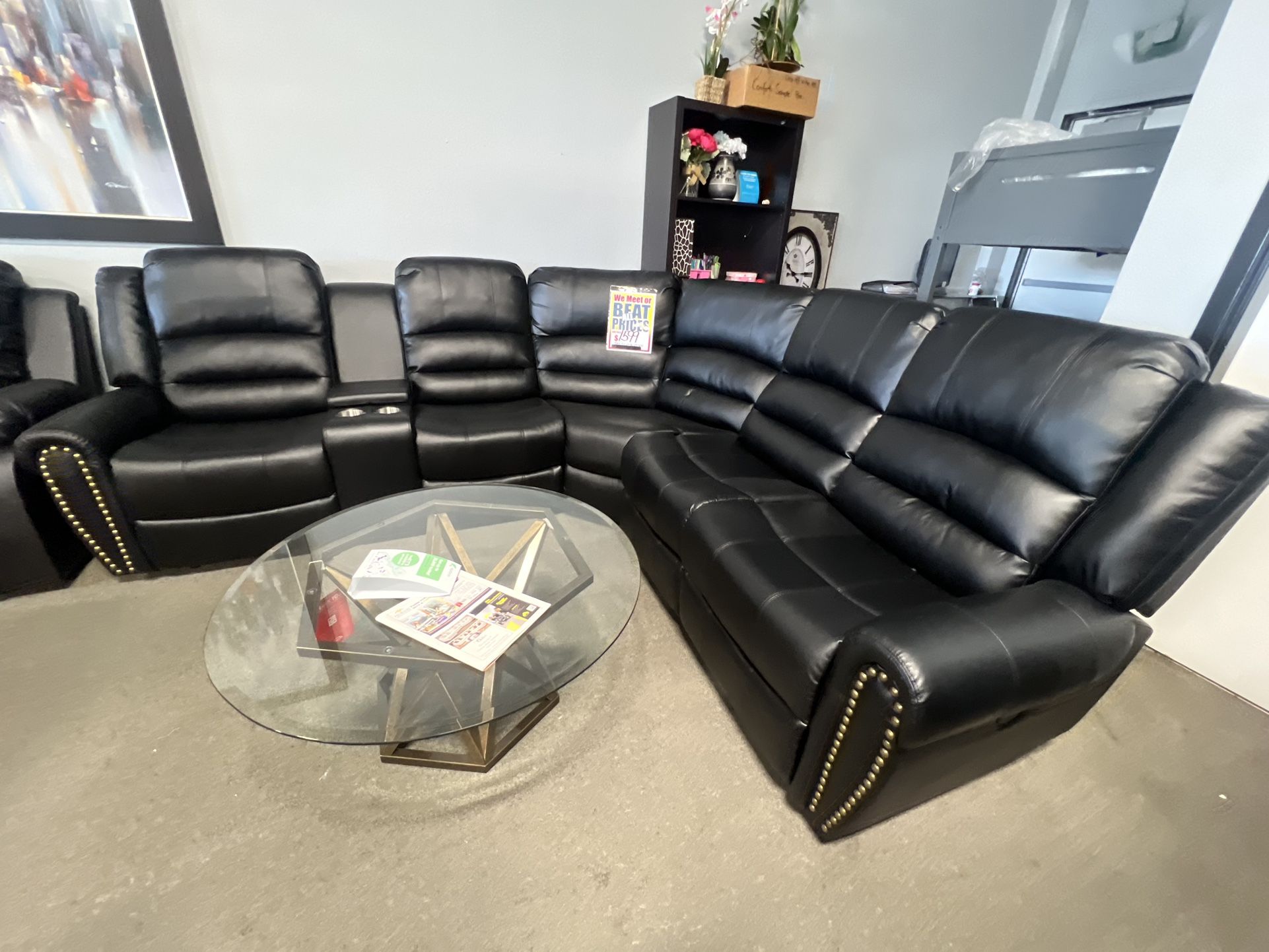 Black Reclining Sectional 🔌👀