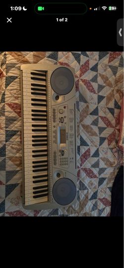 Yamaha Electronic Keyboard