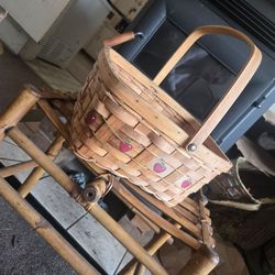 Small wicker basket