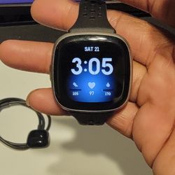 Fitbit Versa 4