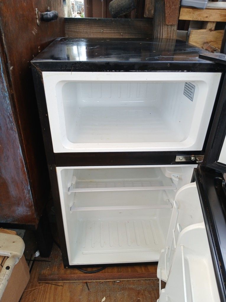 Mini Fridge