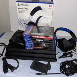 Ps4 pro - PlayStation 4 with 6 games 2 headphones