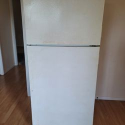 Kirkland Refrigerator For Sale With Delivery And Disposal 