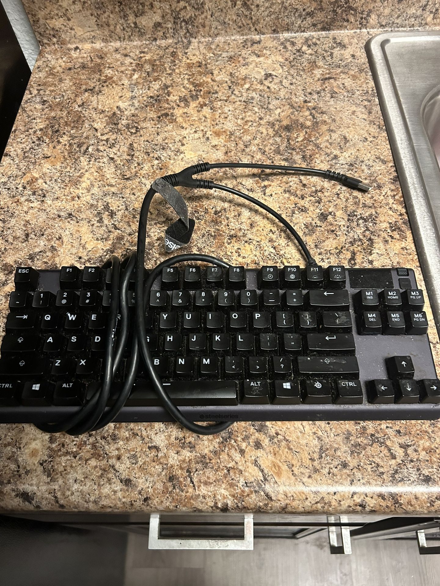 Steel Series Keyboard And Glorious Mouse Model0