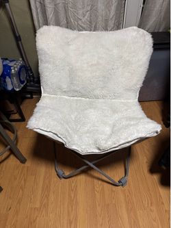 White folding chair