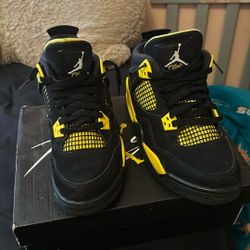 Size 6.5 Jordan 4s