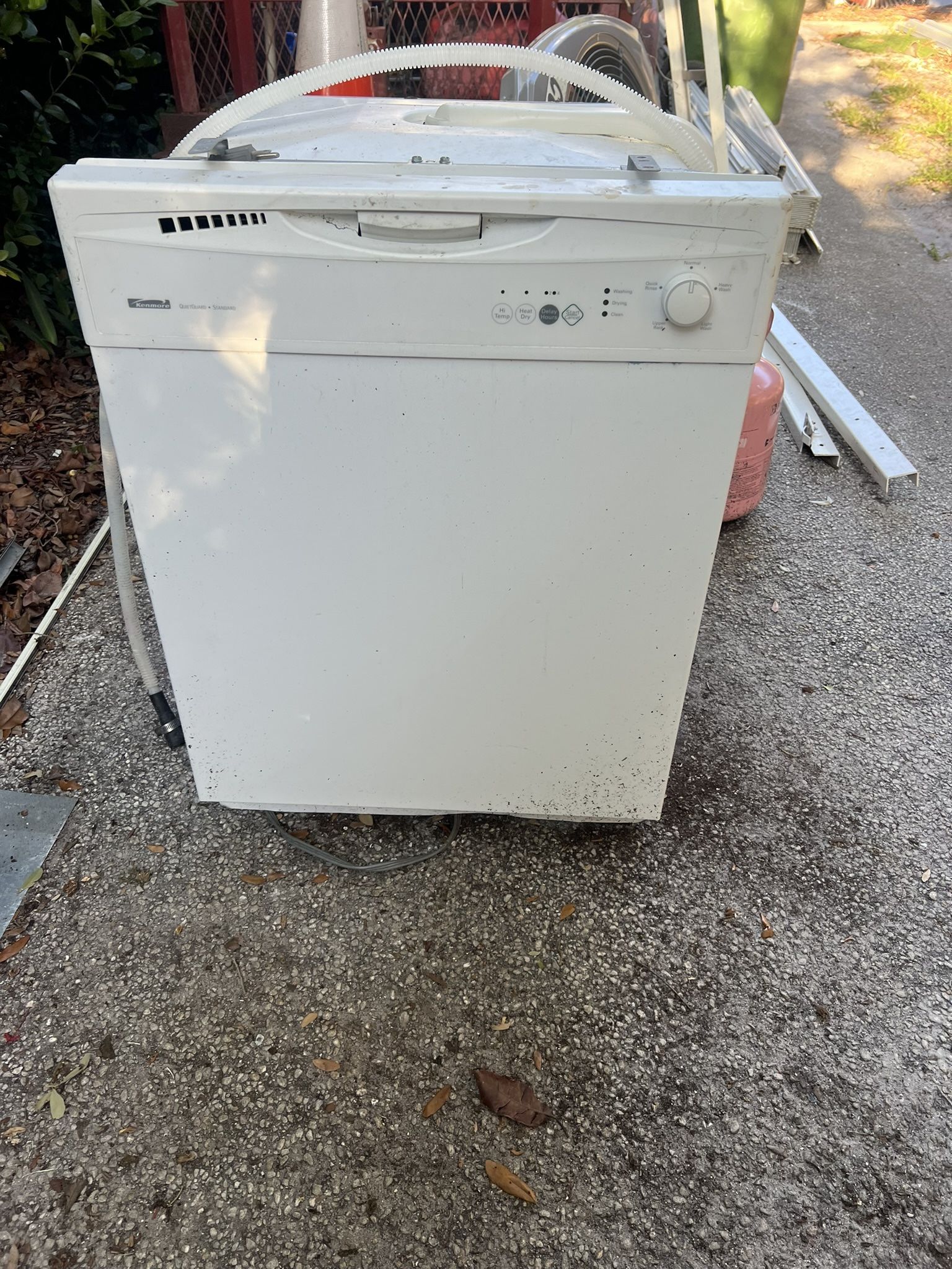 Like New Kenmore Dish Washer