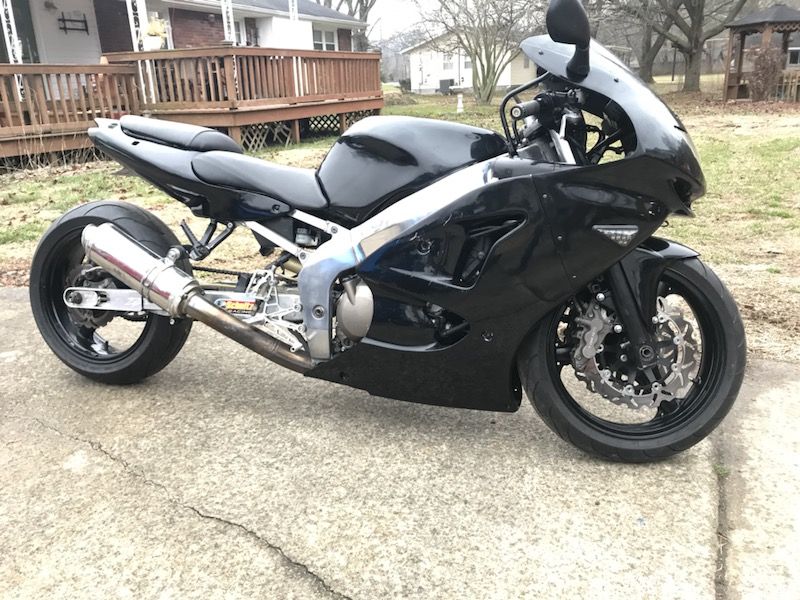 Stretched Kawasaki ninja zx6r
