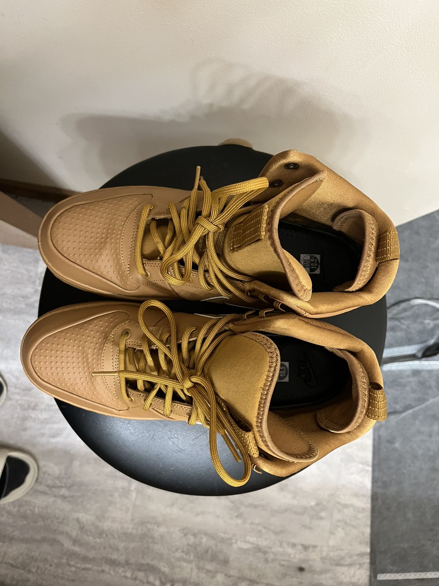 Nike Court Borough Mid Winter