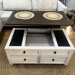 Farmhouse Lift Top Coffee Table with Storage