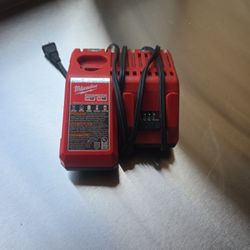 Milwaukee M18/M12 Charger