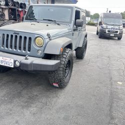 17” Lock Off Road  Baja 35” Amp Rt Wheels Tires  