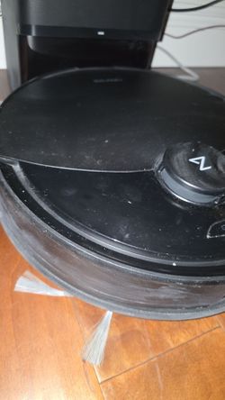 RoboRock Vacuum With Extras