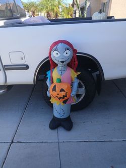2 inflatable Halloween figures
