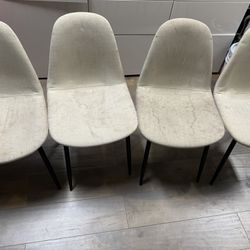 Free- 4 Dining Chairs.. Needs Deep Cleaning