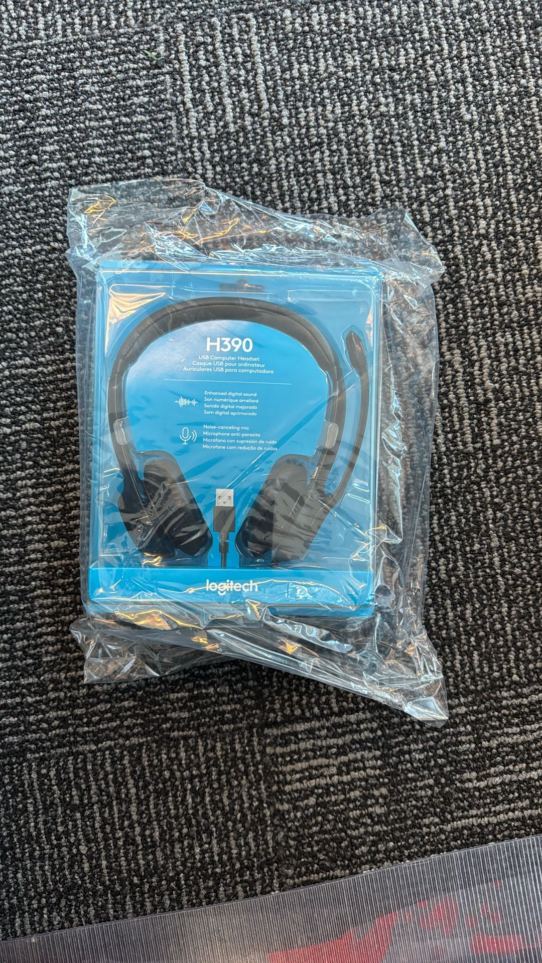 New Never Open Logitech H390 USB Headset, a plug-and-play wired headset designed for computer use