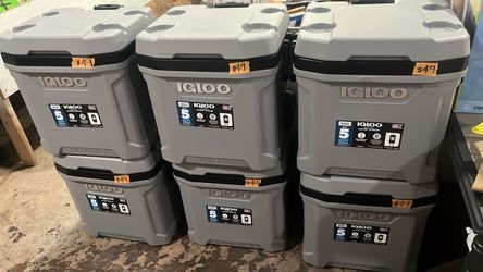 Igloo Maxcold Latitude 62 Qt Roller Cooler