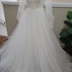 Very beautiful wedding dresses with corset size M & L