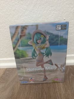 Hatsune Miku Beach Figure