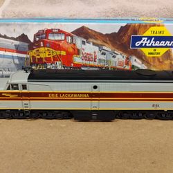 Athearn HO Erie PA-1 #851  Loconotive