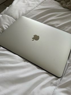 2020 MacBook Air M1 – 13” – 256GB – Great Condition 💻✨