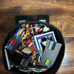 31.5 Pounds Of Lego 