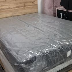 Queen Mattress And Boxpring: Black 10"