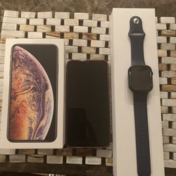iPhone XS Max And  Apple Watch 6 44 Mm 