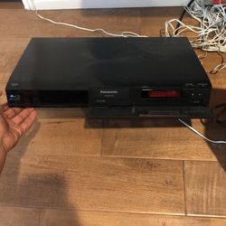 Panasonic SA–BTT350 ~~3D Blue ray DVD Player With Subwoofer