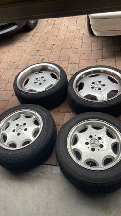 Mercedes wheel set ￼