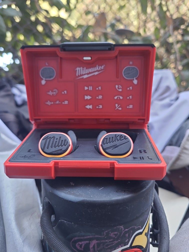 Milwaukee USB.
Bluetooth job site earbuds