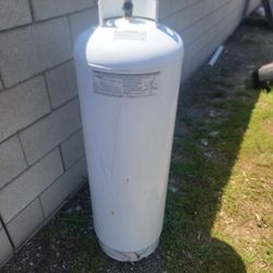 7.5 Gal Propane Tank