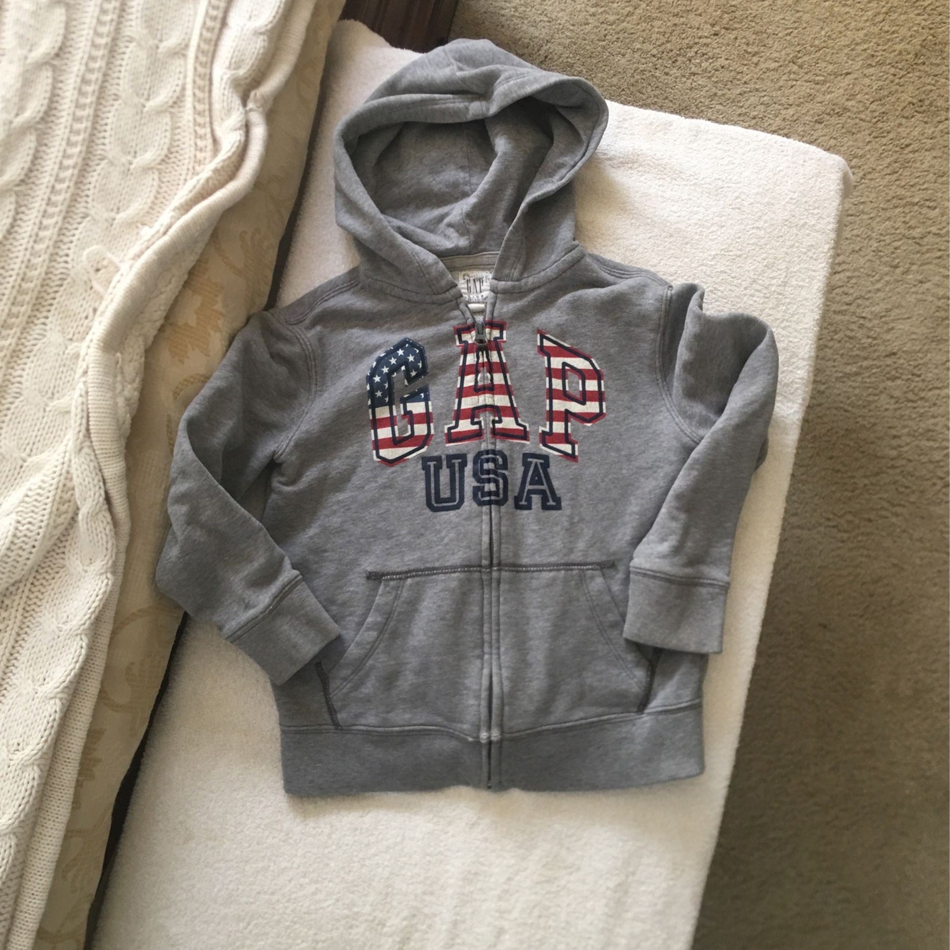Gap kids Zip Hoodie Size Small 6-7