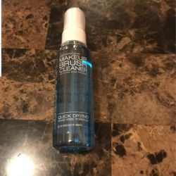 Cinema Secrets 2oz Brush Cleaners Spray