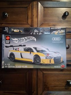 HOTWHEELS: 2015 Audi R8 LMS