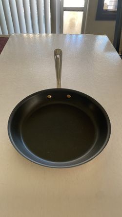 All Clad D3 Stainless Steel 9” Non Stick Frying Pan.