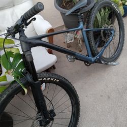 Like New Giant 29er Fathom 2 