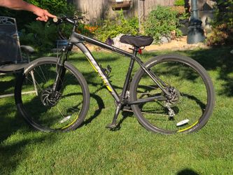 Fuji Nevada 29 Bike