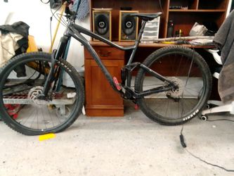 Giant downhill racer