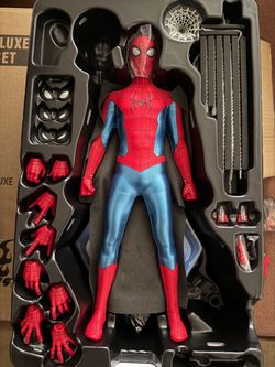 Hot Toys MMS679 Spider-Man No way Home Red and Blue Suit