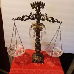 VINTAGE BRONZE  METAL £ CRYSTAL BALANCING  SCALE OF JUSTICE